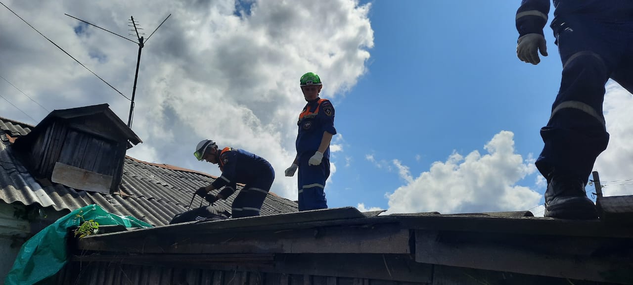 В Пензе на крыше частного дома нашли тело мужчины