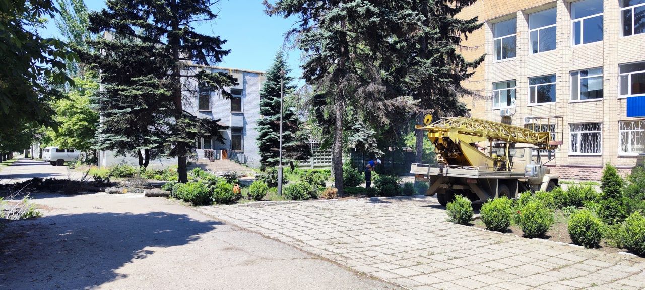 Пензенские спасатели участвуют в благоустройстве города Пологи