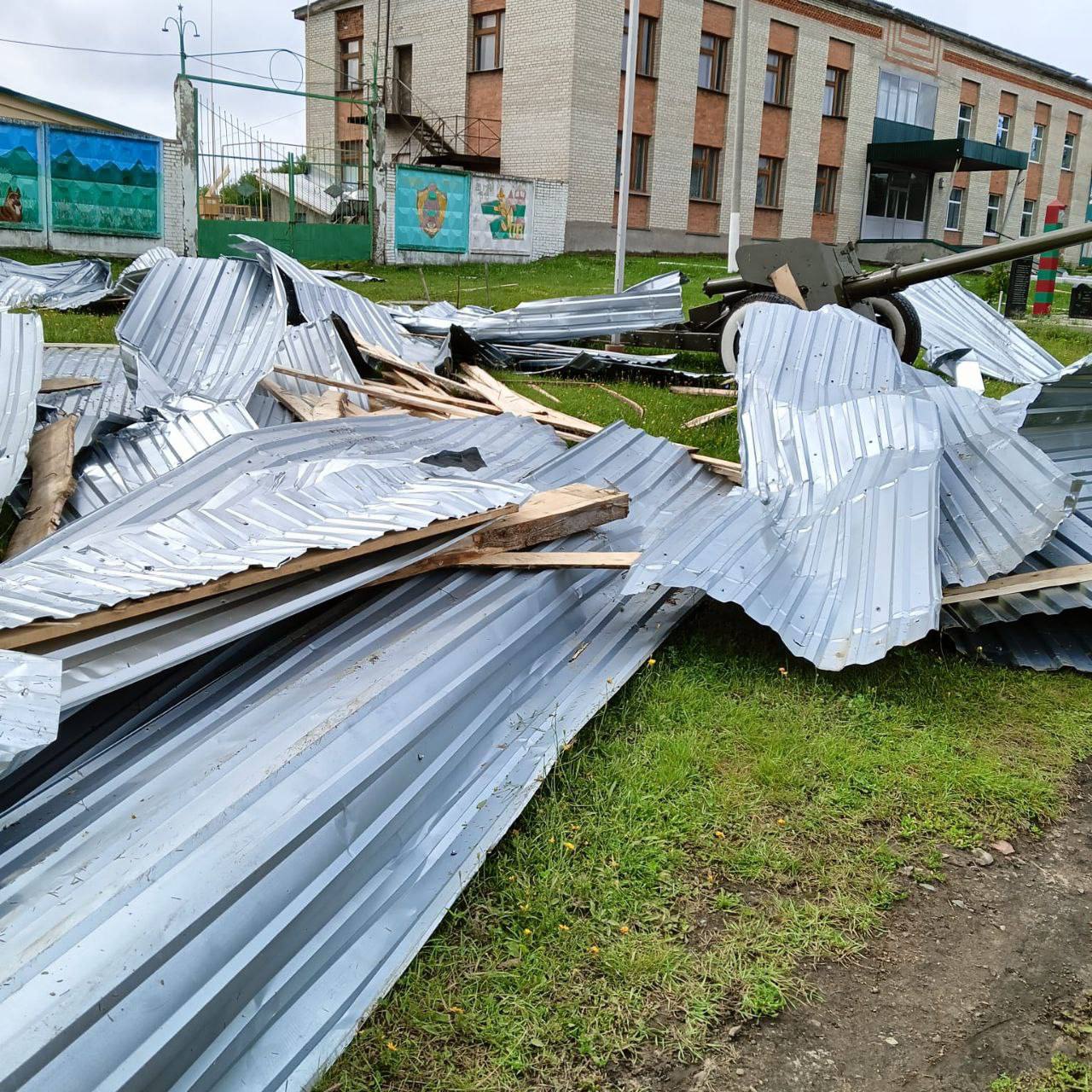 Олег Мельниченко назвал ущерб от урагана в Никольске очень серьезным