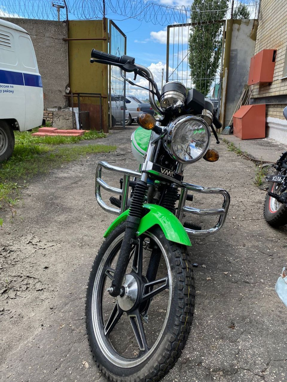 В Бековском районе пьяный водитель мопеда бросил на дороге двух покалеченных детей