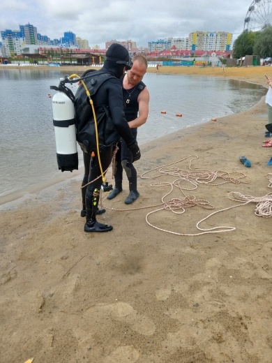 В Засечном из водоема достали тело подростка, фото