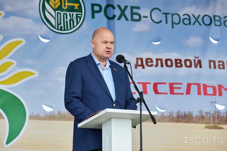 Вадим Супиков приветствовал участников агротехнологической выставки «День поля» (6+)