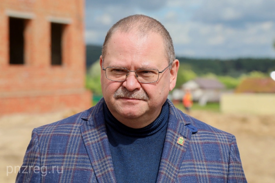 Олег Мельниченко проверил исполнение своих поручений в Лунинском районе