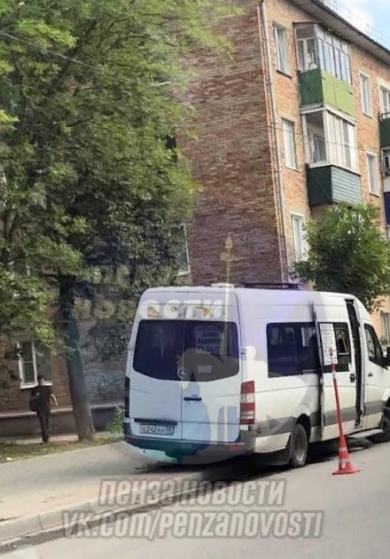 В Пензе есть пострадавшие после столкновения маршрутки с деревом