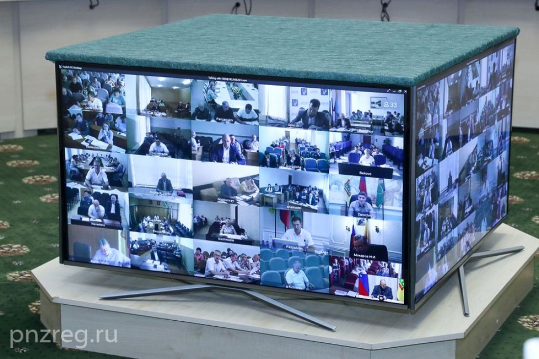 Олег Мельниченко обещал увольнять за срыв сроков ремонта школ