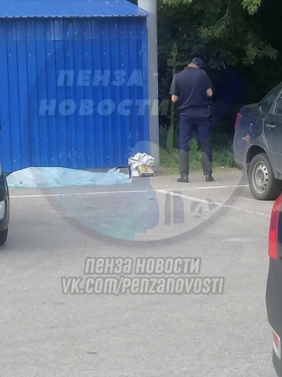 На парковке в центре Пензы обнаружили труп женщины