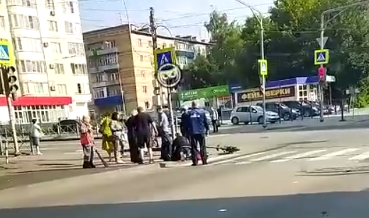 В Пензе парень на электроскутере попал под машину