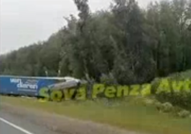 В Пензенском районе два большегруза улетели в кювет