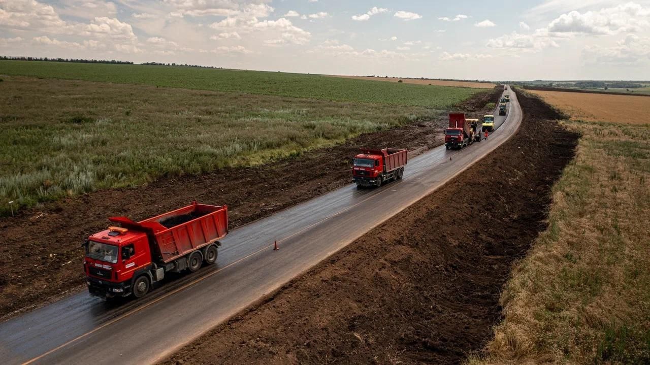 Пензенские дорожники с опережением графика ремонтируют трассу в ДНР