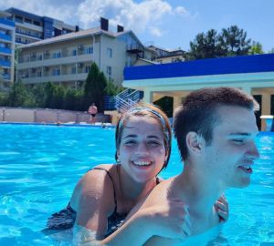 Ольга Чистякова помогла особенному ребенку пройти курс реабилитации на море