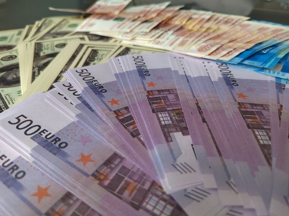 Банк России повысил курсы доллара и евро 6 июля