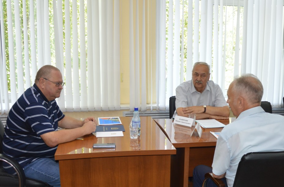 Олег Мельниченко пообещал выделять деньги на ремонт теплосетей в Кузнецке