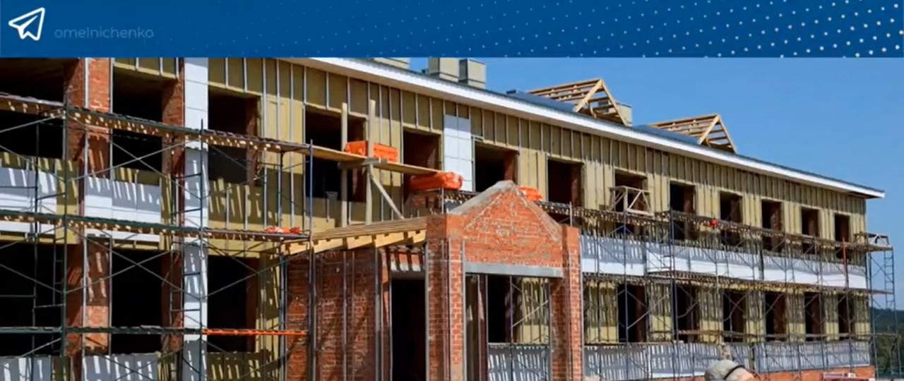 В Лунинском районе продолжается строительство школы