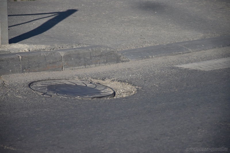 В Пензе «Горводоканал» получит претензию на приведение в порядок аварийных колодцев