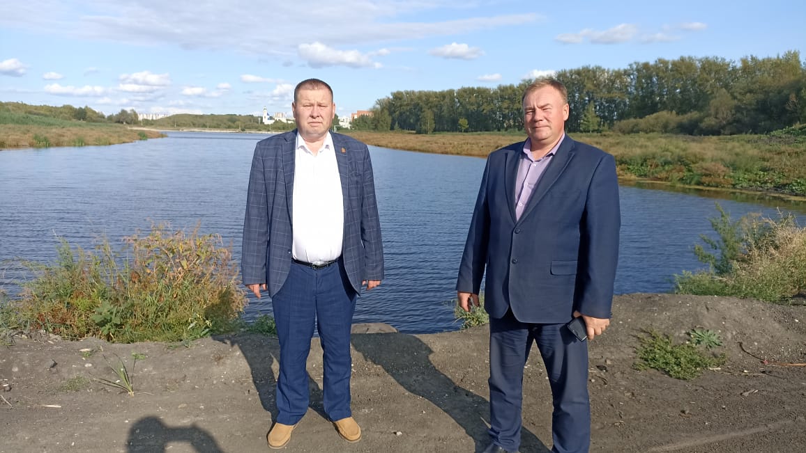 В Пензе продолжают расчищать пруд у больницы №6