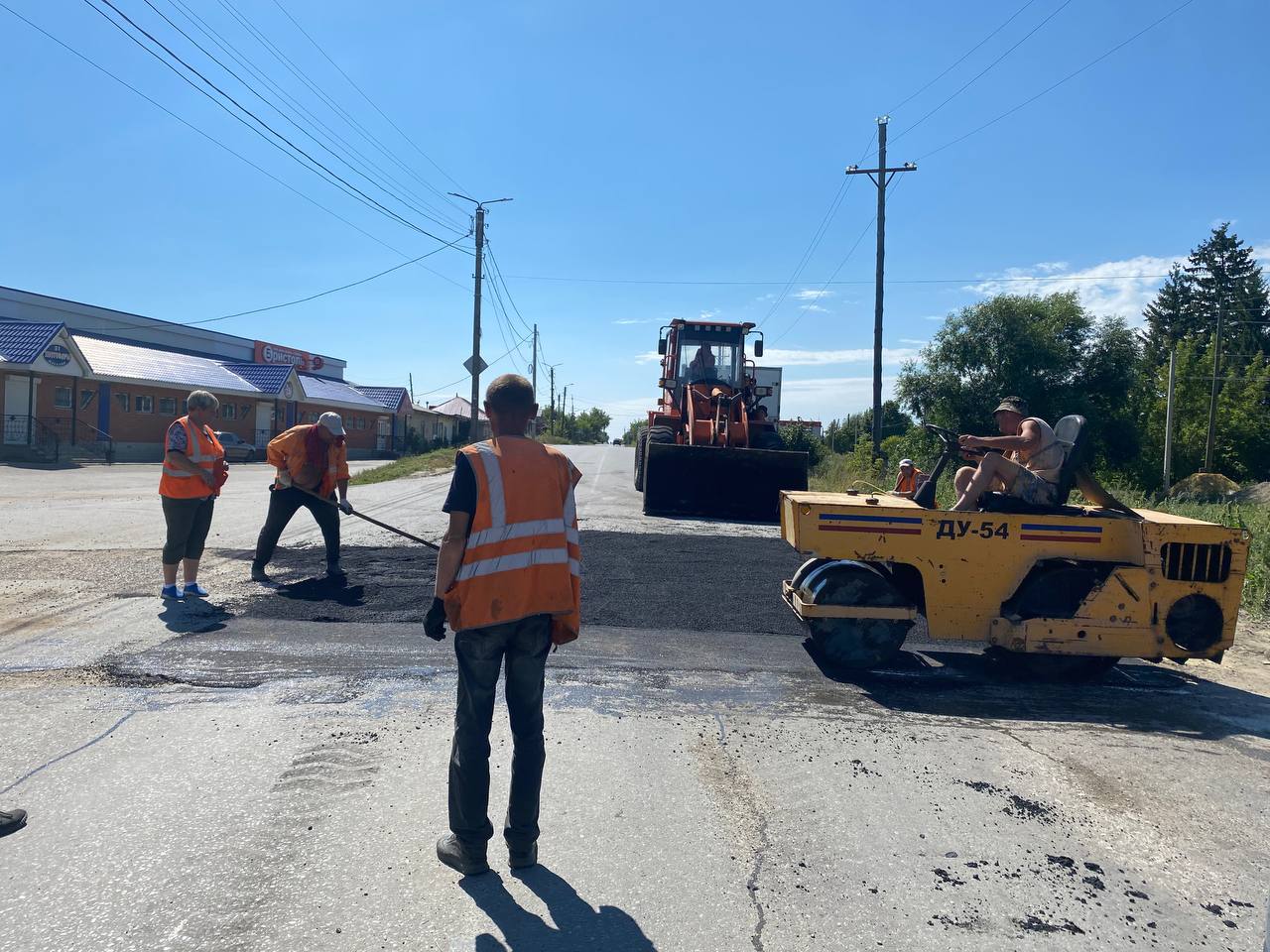 В Кузнецке на нескольких улицах ликвидируют ямы