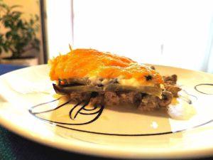 Готовим баклажаны с фаршем и чесночным соусом