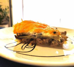 Готовим баклажаны с фаршем и чесночным соусом