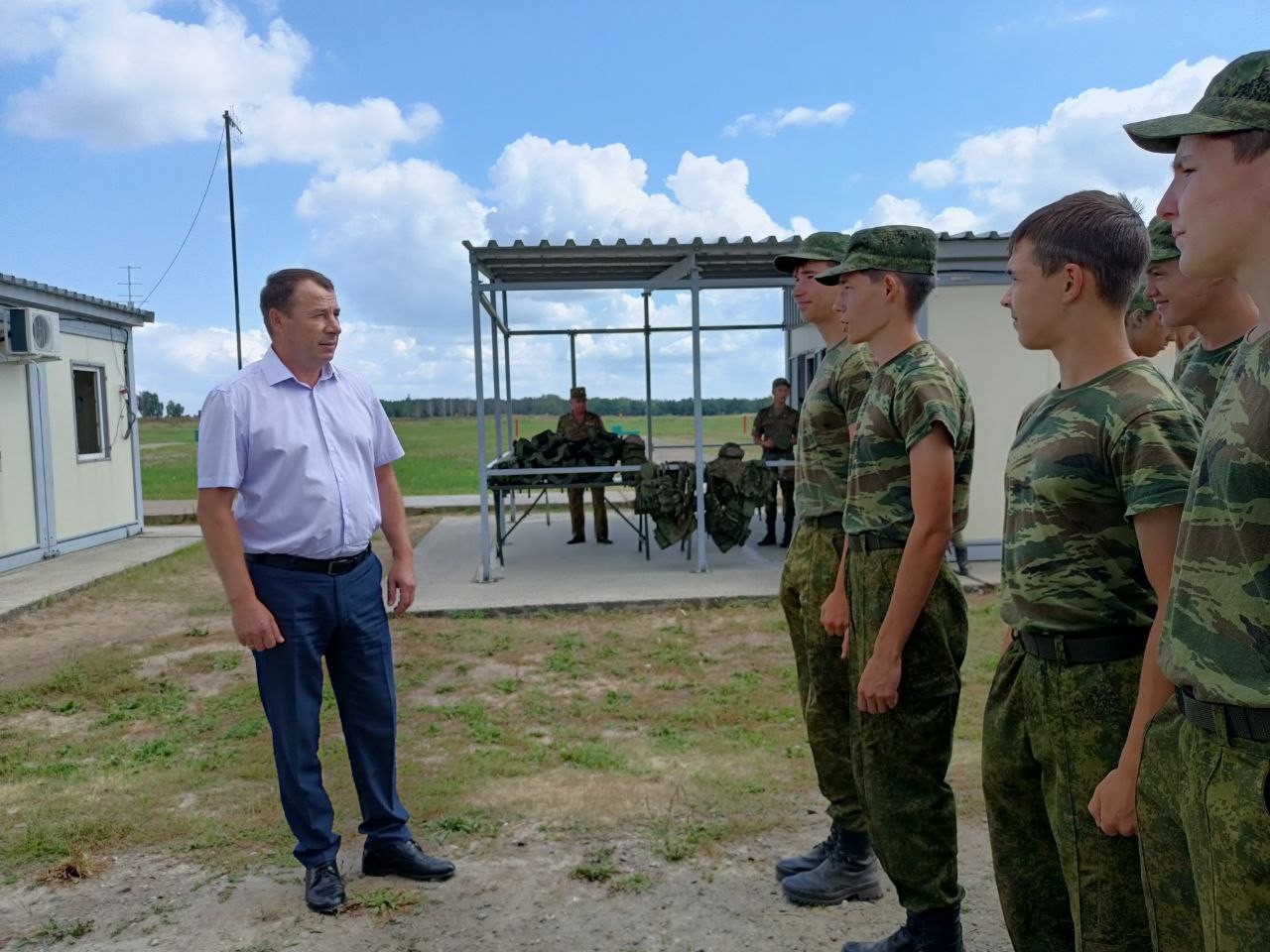 В Пензе участники военно-патриотических сборов "Гвардеец" побывали на полевых учениях