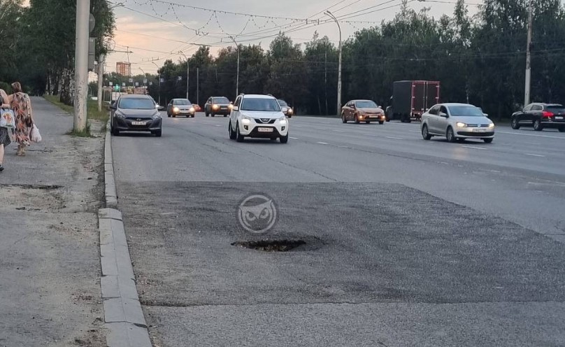 В Пензе водителей предупредили о яме по проспекту Победы