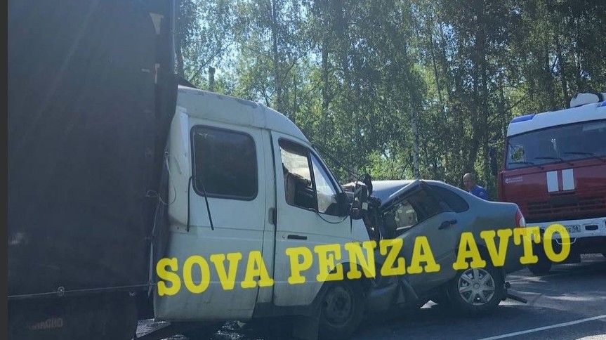 «Водитель погиб»: очевидцы сообщили о смертельном ДТП в Нижнеломовском районе