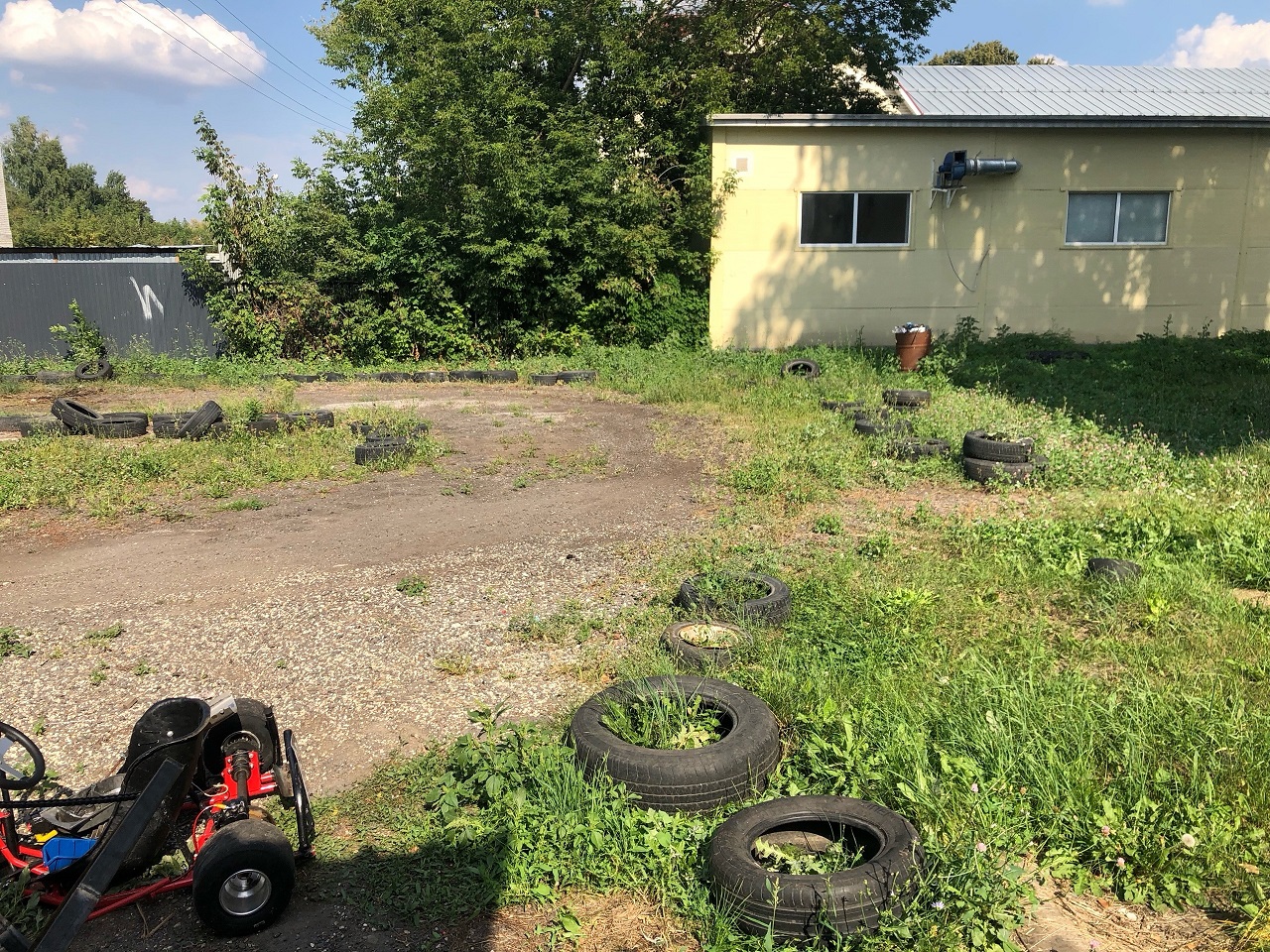 В Пензе 5 год не ремонтируют площадку для картинга в Доме детского творчества