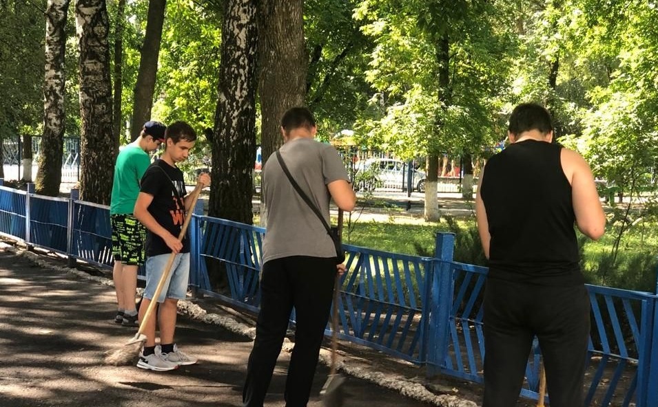 В сердобских школах летом трудятся более 80 подростков