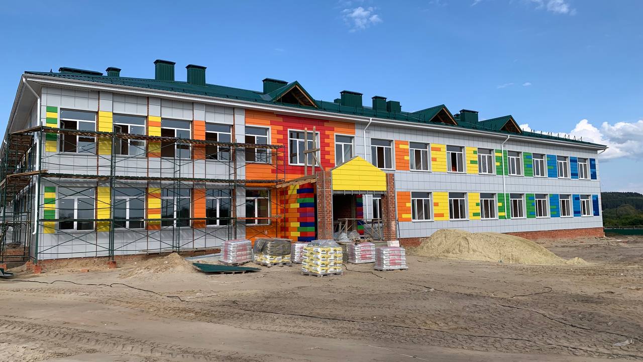 Стали известны темпы строительства школы в Лунинском районе