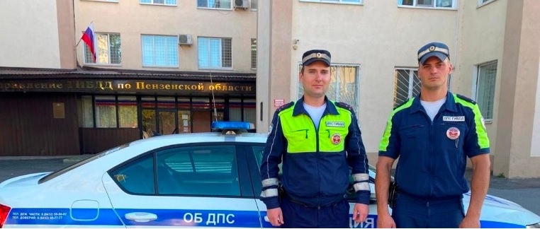 В Пензе сотрудники ГИБДД спасли девушку, желающую спрыгнуть с моста