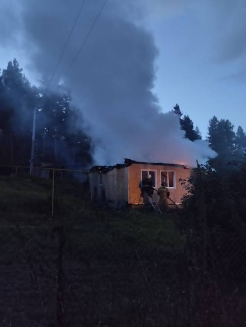 В Бессоновском районе огонь уничтожил кирпичный дом