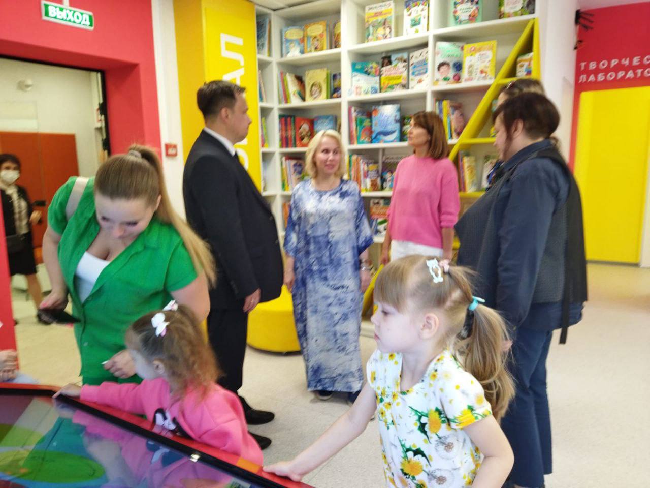 Надежда Преподобная посетила пензенский ТЮЗ и модельную библиотеку