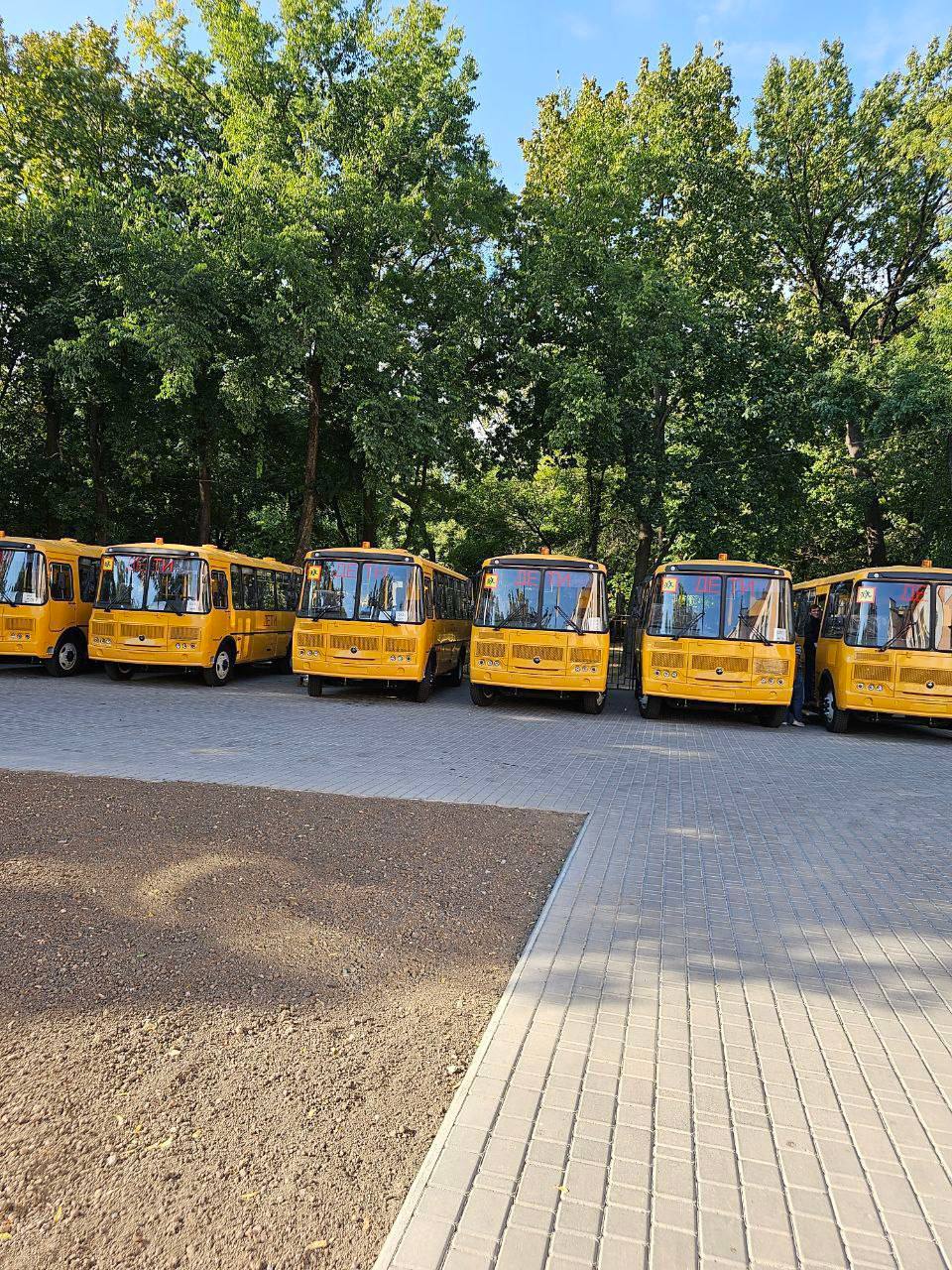 Олег Мельниченко: Из Пензы в Токмак и Пологи доставили школьные автобусы