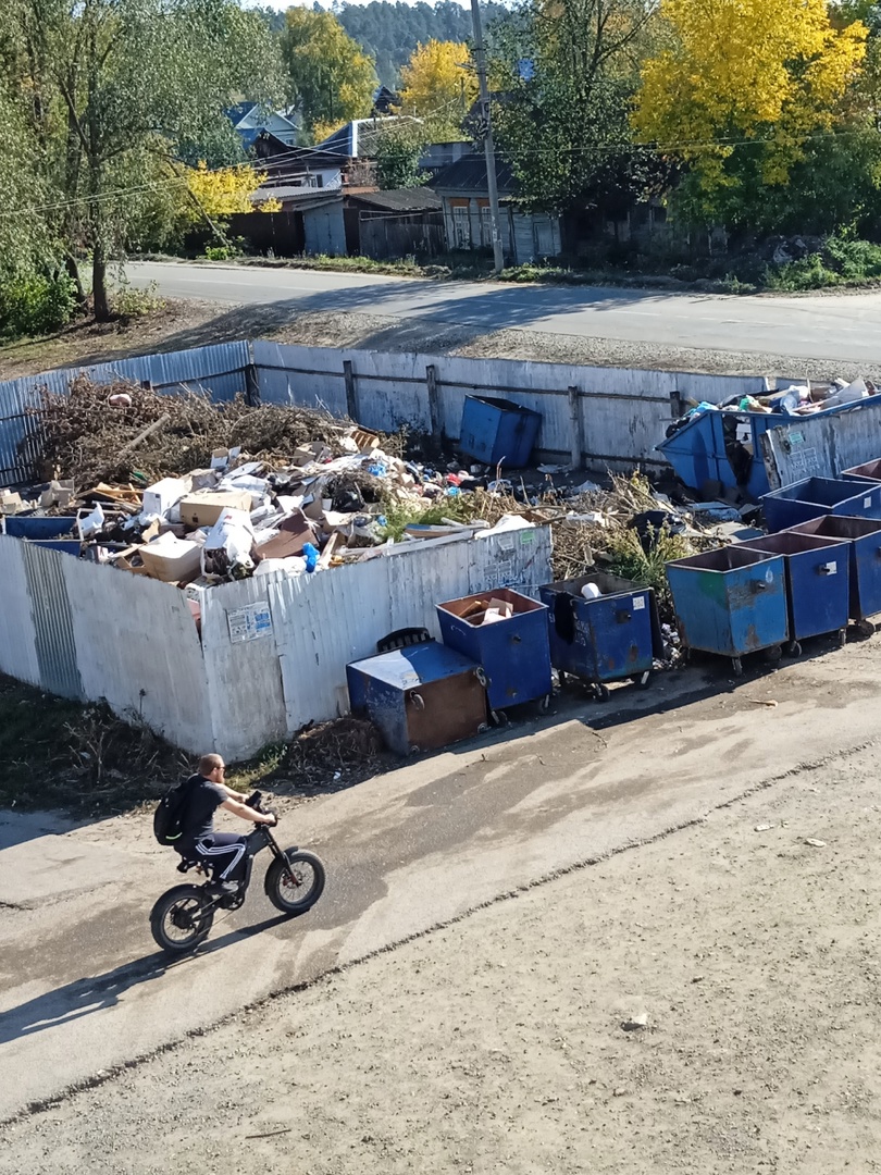 Жители Никольска жалуются на течь и вонь от площадки с ТБО