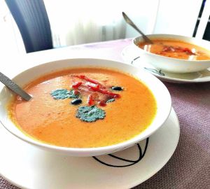 Готовим крем-суп со сливочным сыром и сельдереем