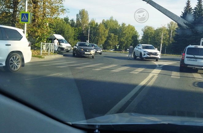 В Пензе у «Самолета» произошло ДТП