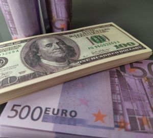 Банк России повысил курс доллара и евро 21 сентября