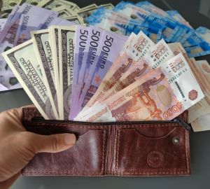 Банк России повысил курсы доллара и евро 8 сентября