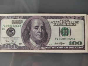 Банк России продолжил увеличивать курс доллара 7 сентября