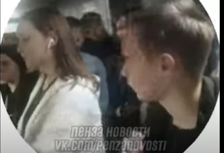 В электричке Пенза-Кузнецк пассажирам тесно даже в тамбуре
