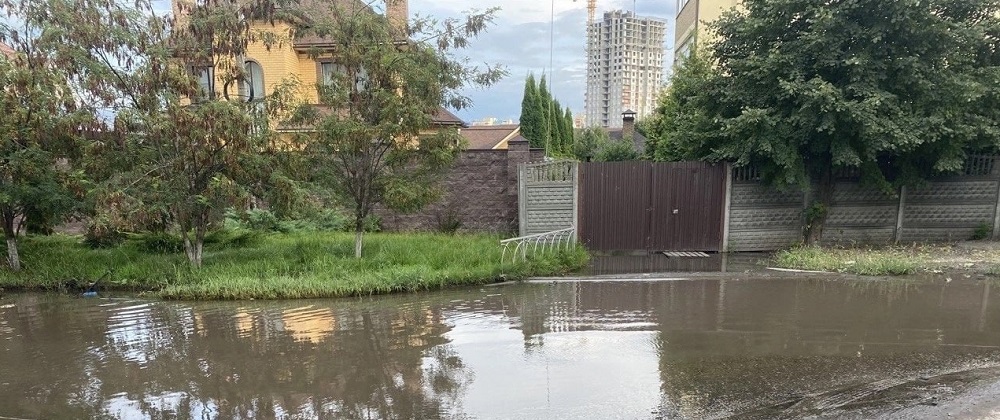 Жителям Засечного придется ждать устранения потопа неделю