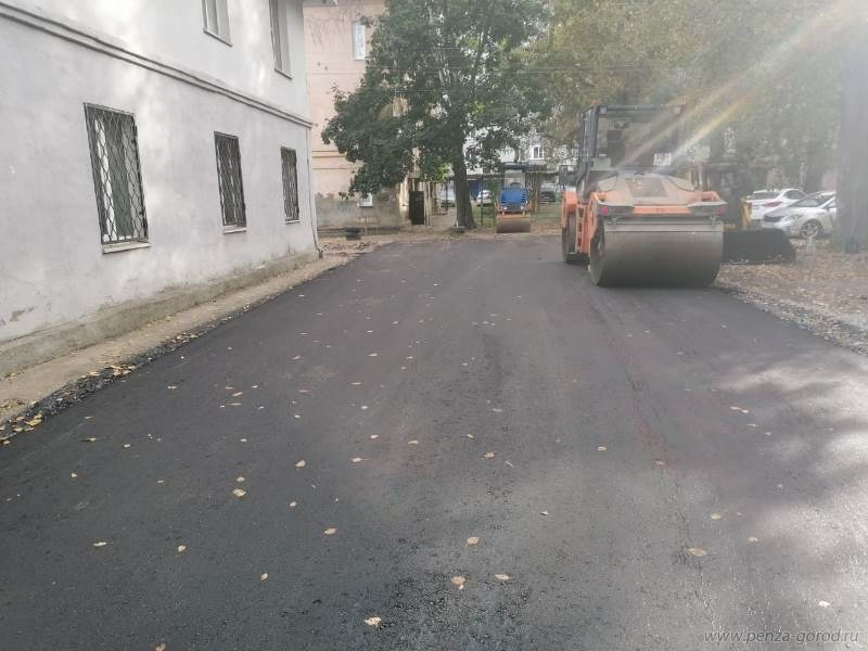 В Пензе на улице Суворова заасфальтировали дорожку