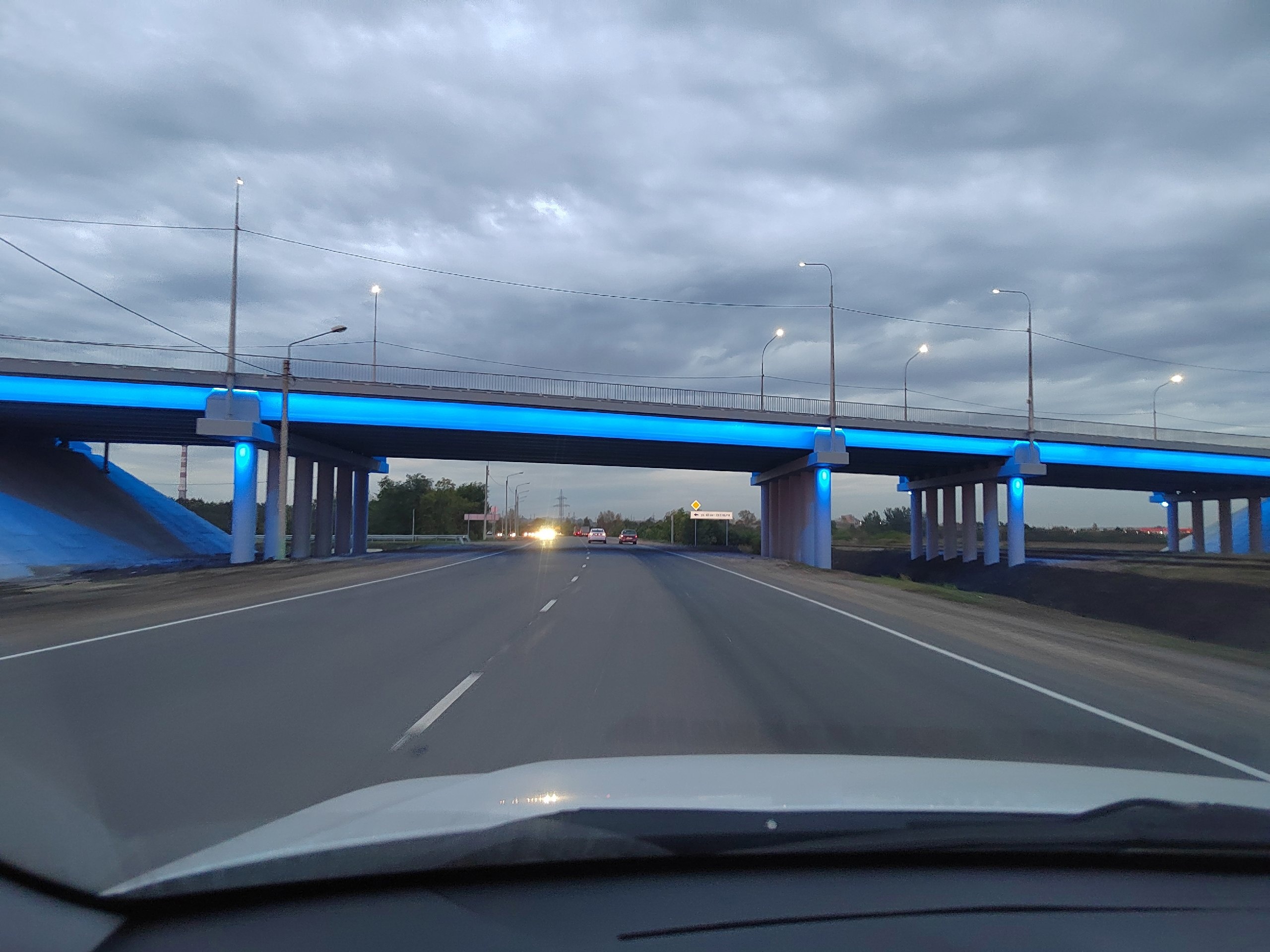 В Пензе на новом путепроводе по 40 лет Октября включили освещение