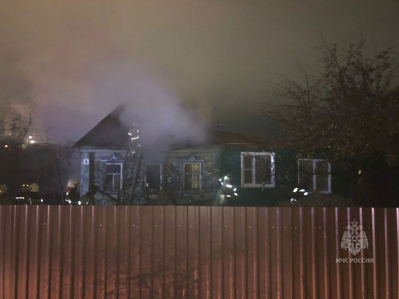 На улице Гомельская пензенец успел спастись из горящего дома