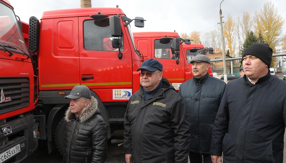 Олег Мельниченко сообщил о планах по пополнению парка коммунальной техники