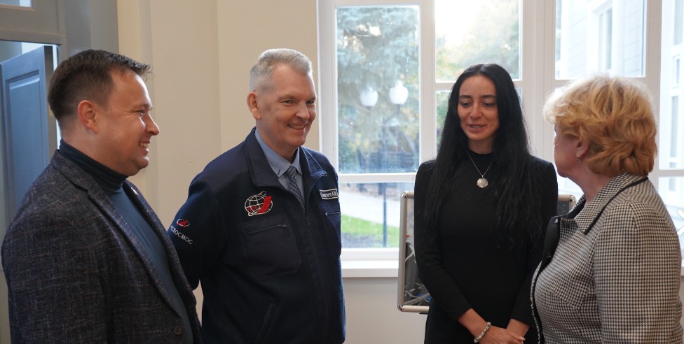 Пензенский космонавт Александр Самокутяев посетил обновленный планетарий