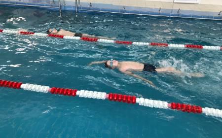 В Заречном младшеклассников заставили проплыть расстояние в 25 метров