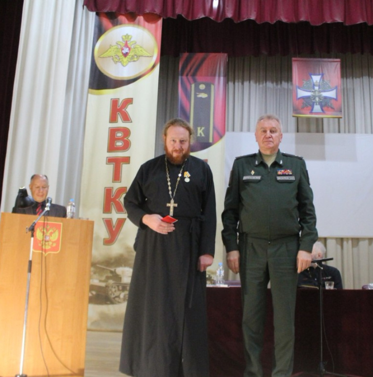 Пензенский протоиерей Дионисий Соловьев награжден медалью минобороны