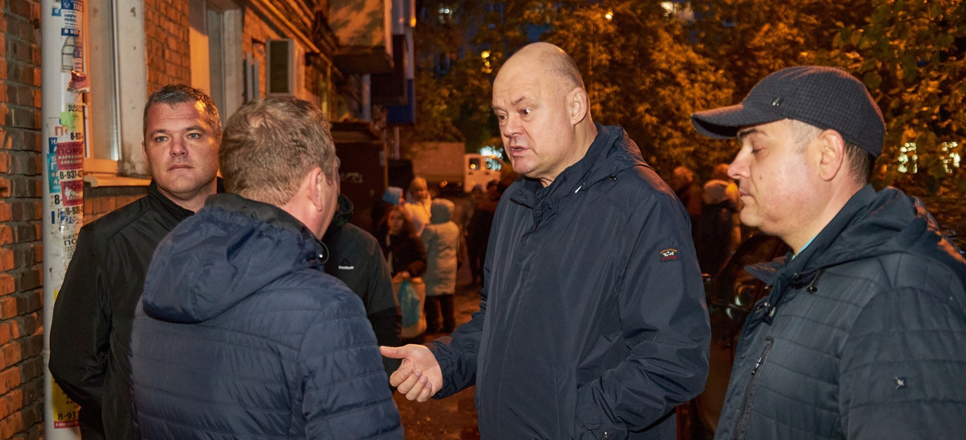 Вадим Супиков оказал помощь в ликвидации коммунальной аварии на Жемчужном проезде