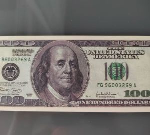 Банк России повысил курс доллара 12 октября