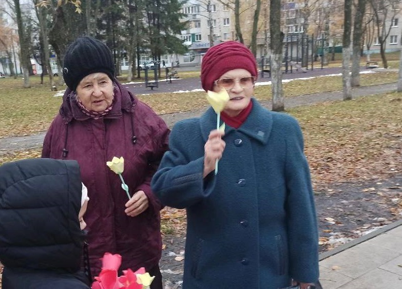 В Пензе прошла трогательная акция в Международный день бабушек и дедушек